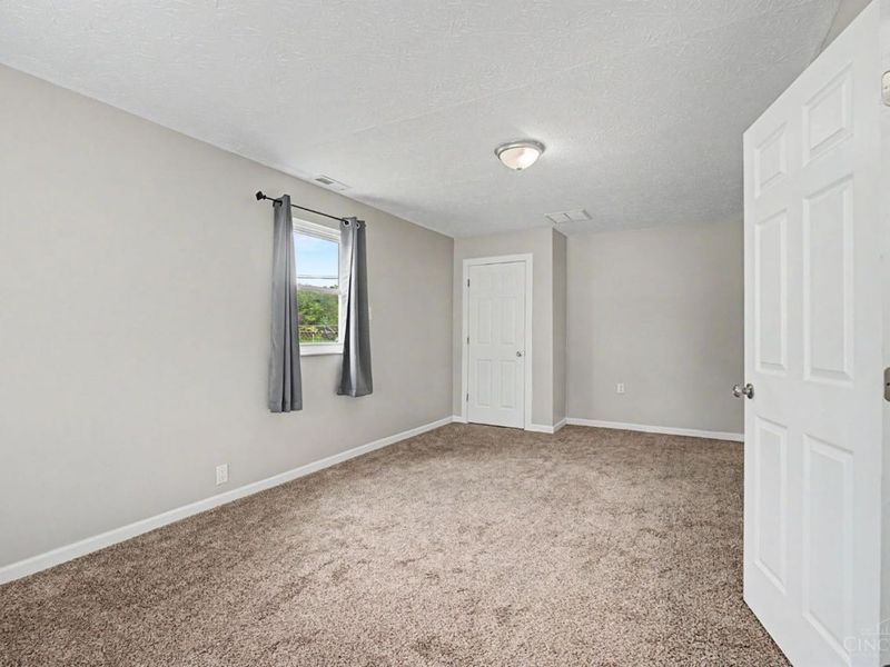 6728 Pecos Drive, Newtown, OH 45244 Photo 9