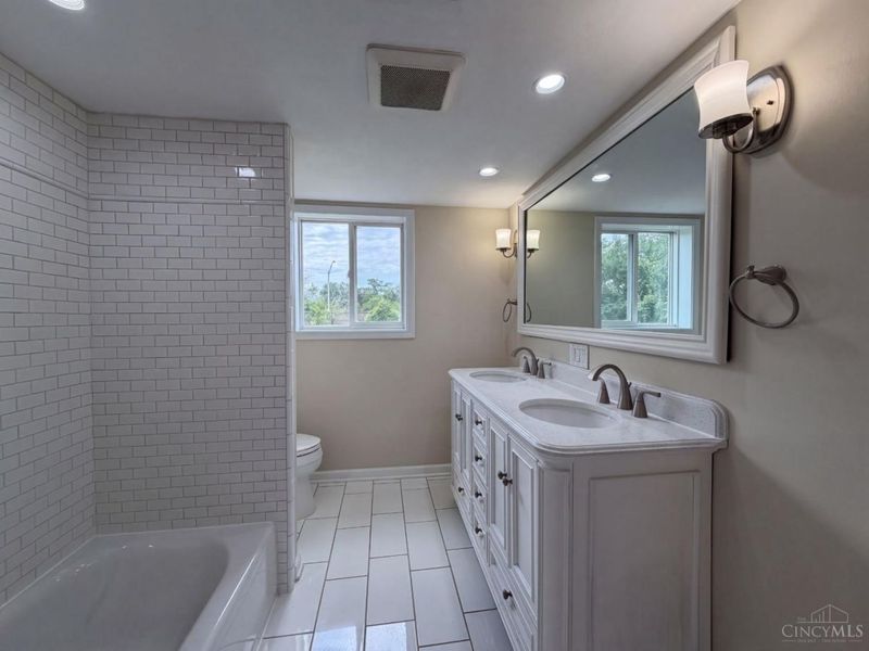 10489 Cinderella Drive, Montgomery, OH 45242 Photo 18