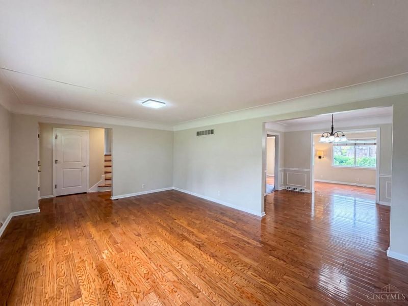 10489 Cinderella Drive, Montgomery, OH 45242 Photo 3