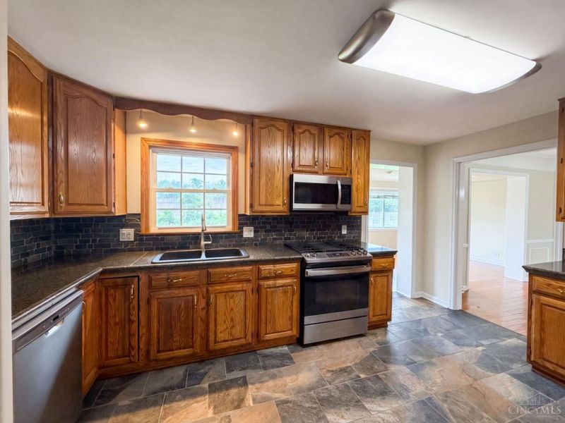 10489 Cinderella Drive, Montgomery, OH 45242 Photo 6
