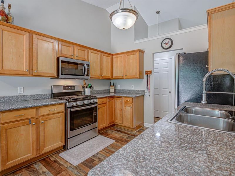 7045 Vail Court, Green Township, OH 45247 Photo 14