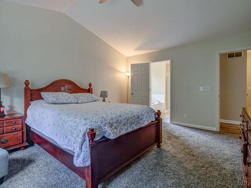 7045 Vail Court, Green Township, OH 45247 Photo 17