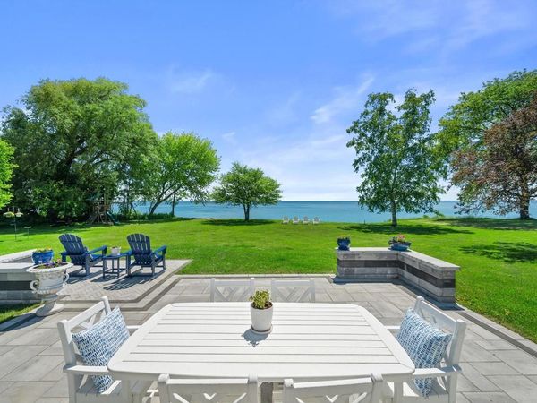 13334 N Lakewood DRIVE, Mequon, WI 53097