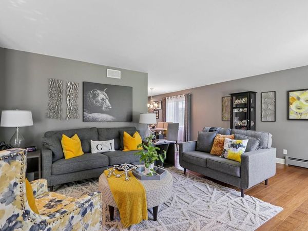 8755 N Pelham PARKWAY, Bayside, WI 53217