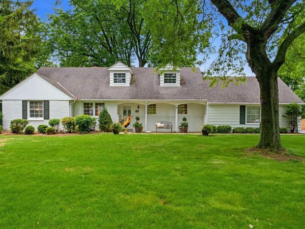 8921 N Lake DRIVE, Bayside, WI 53217