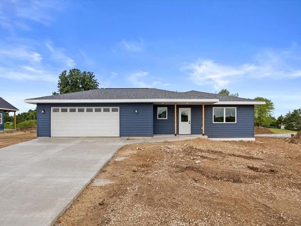 120 Ervalice COURT, Random Lake, WI 53075