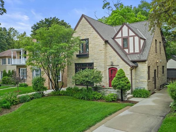 4314 N Ardmore AVENUE, Shorewood, WI 53211
