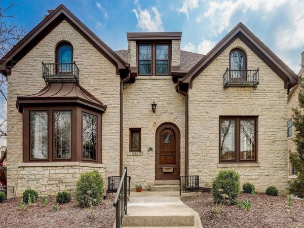 7023 Grand PARKWAY, Wauwatosa, WI 53213