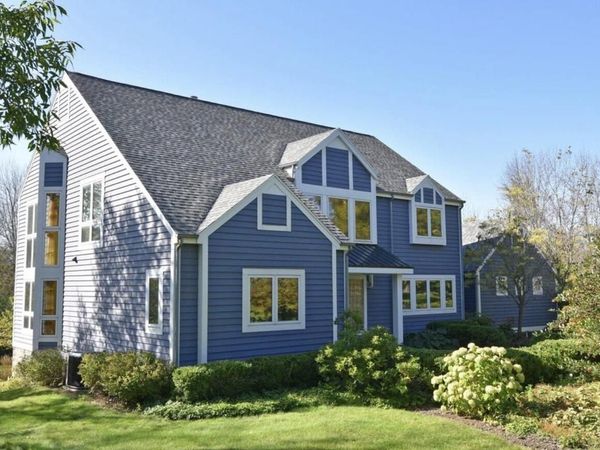 3411 W River DRIVE, Mequon, WI 53097