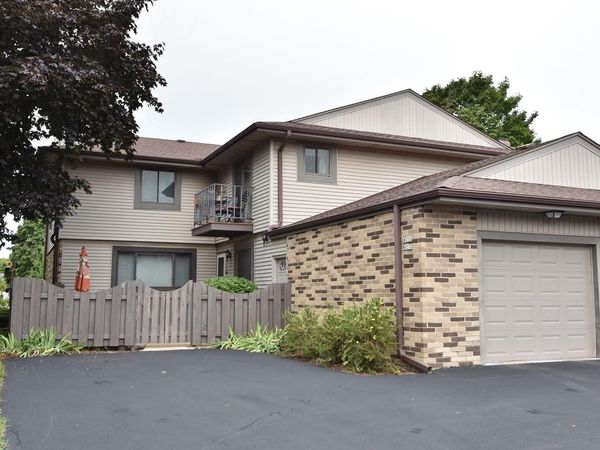 W178N9710 Riversbend CIRCLE W, Germantown, WI 53022