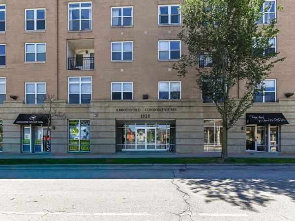 1920 N Farwell AVENUE, Unit 404, Milwaukee, WI 53202