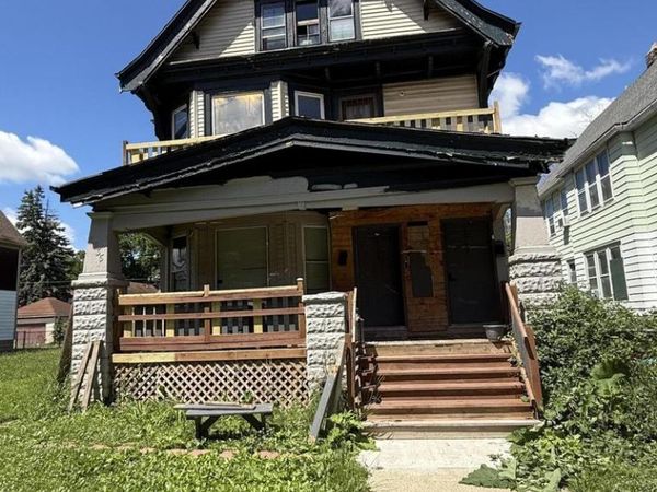 2735 N 37th STREET, Unit 2737, Milwaukee, WI 53210