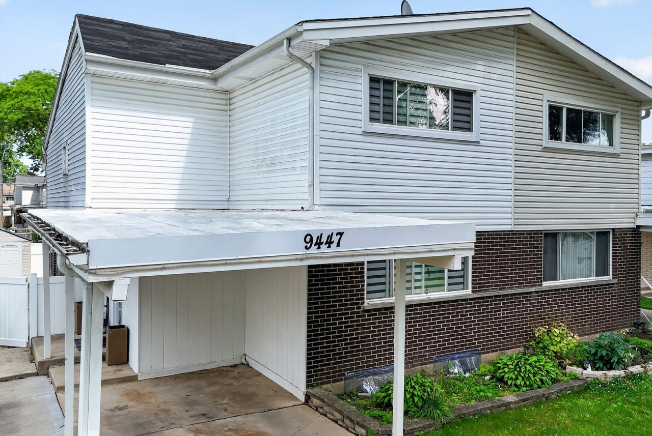 9447 Meadow Lane, Des Plaines, IL 60016 Main Photo