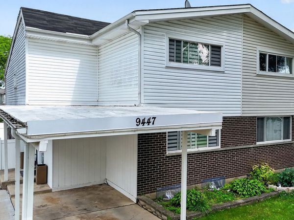 9447 Meadow Lane , Des Plaines, IL 60016