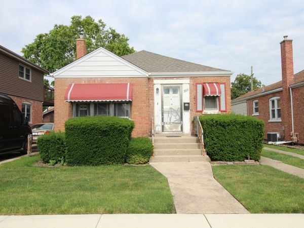 5615 S Nordica Avenue , Chicago, IL 60638