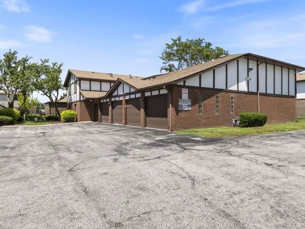 Unit 2A, Alsip, IL 60803