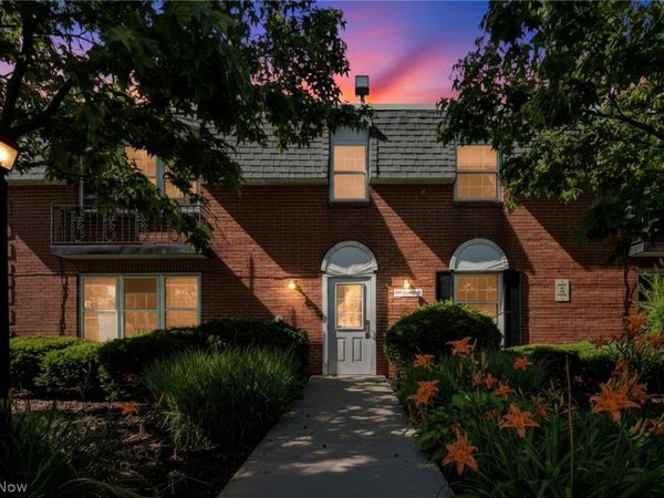 4779 Columbia Road , Unit 102, North Olmsted, OH 44070