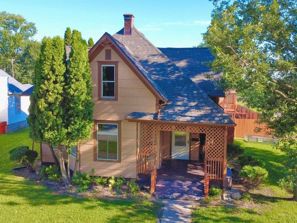 401 E Main Street, Chalmers, IN 47929