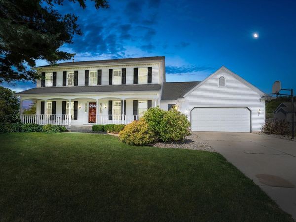52200 Covered Wagon Trail, Granger, IN 46530