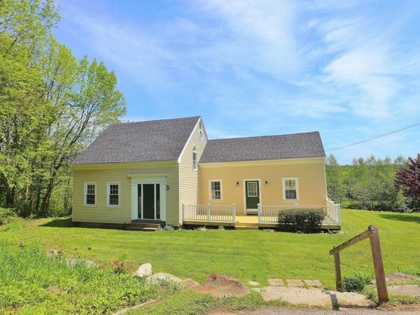 8 Strawberry Lane, Rockport, ME 04856