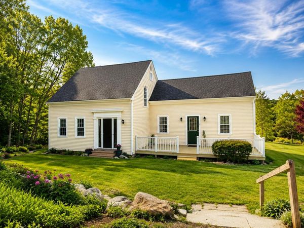 8 Strawberry Lane, Rockport, ME 04856