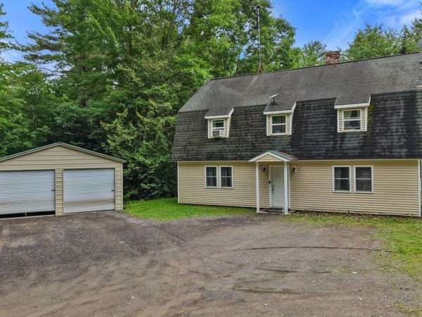 173 County Woods Road, Newport, ME 04953