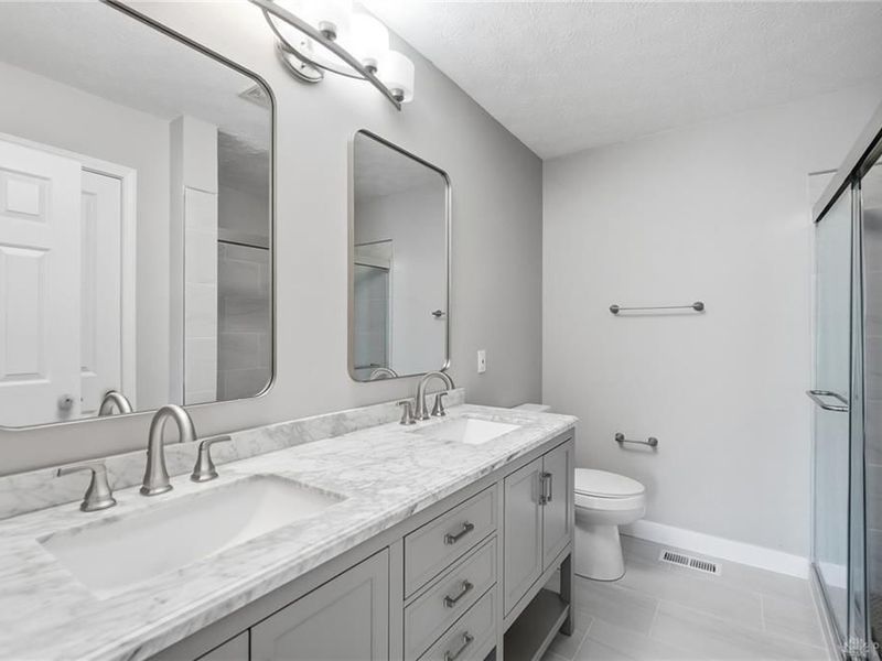 10109 S Cliff Swallow Court, Miamisburg, OH 45342 Photo 14