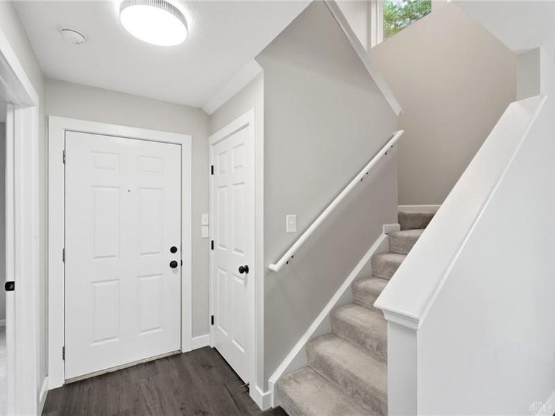 10109 S Cliff Swallow Court, Miamisburg, OH 45342 Photo 3