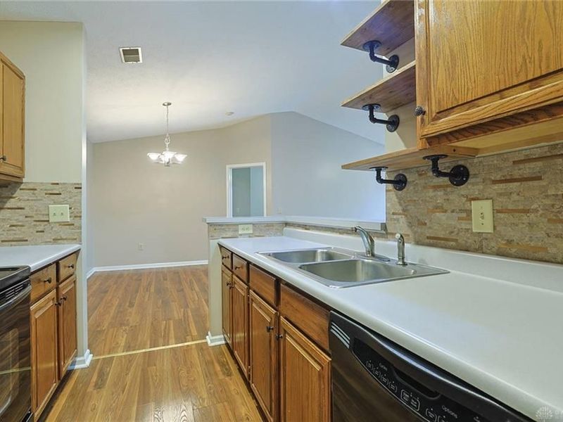 6635 Brigham Square, Unit 7, Centerville, OH 45459 Photo 11
