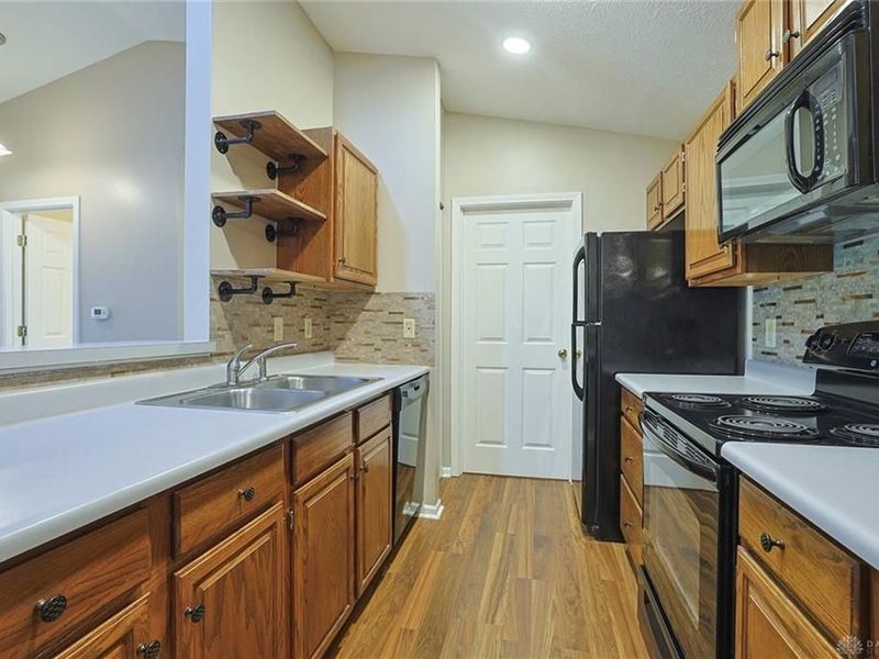 6635 Brigham Square, Unit 7, Centerville, OH 45459 Photo 9