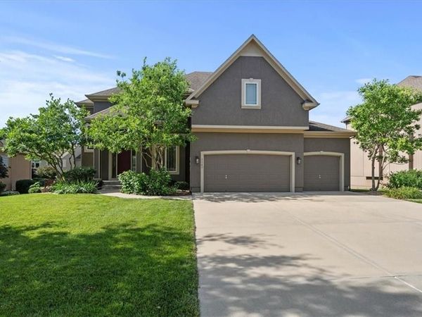 3107 W 155th Terrace, Overland Park, KS 66224