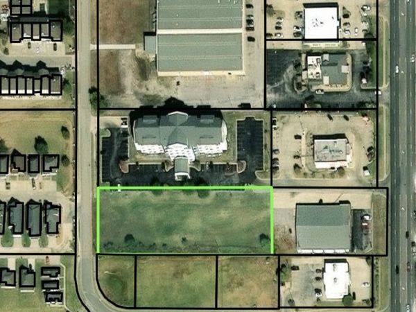 2107 SE Washington Boulevard , Bartlesville, OK 74006