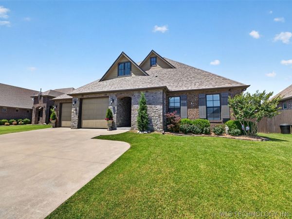 8108 N 77th East Avenue, Owasso, OK 74055