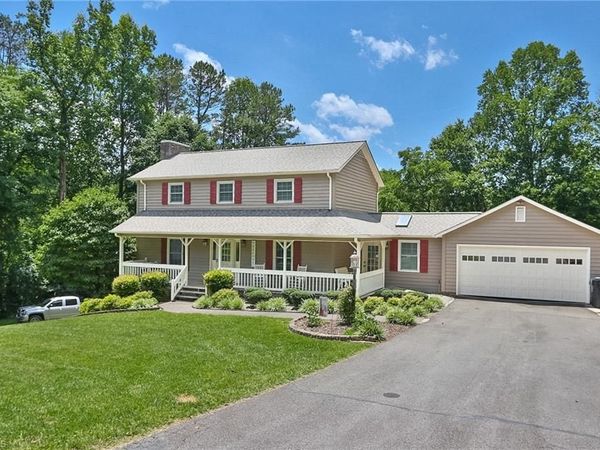 135 Holly Hill Drive , Elkin, NC 28621