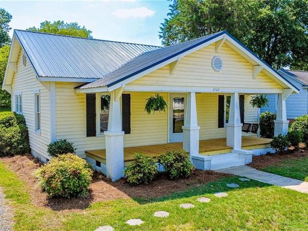 2722 Darrow Road , Walkertown, NC 27051
