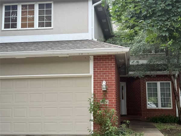1500 Crown Colony Court , Unit 420, Des Moines, IA 50315
