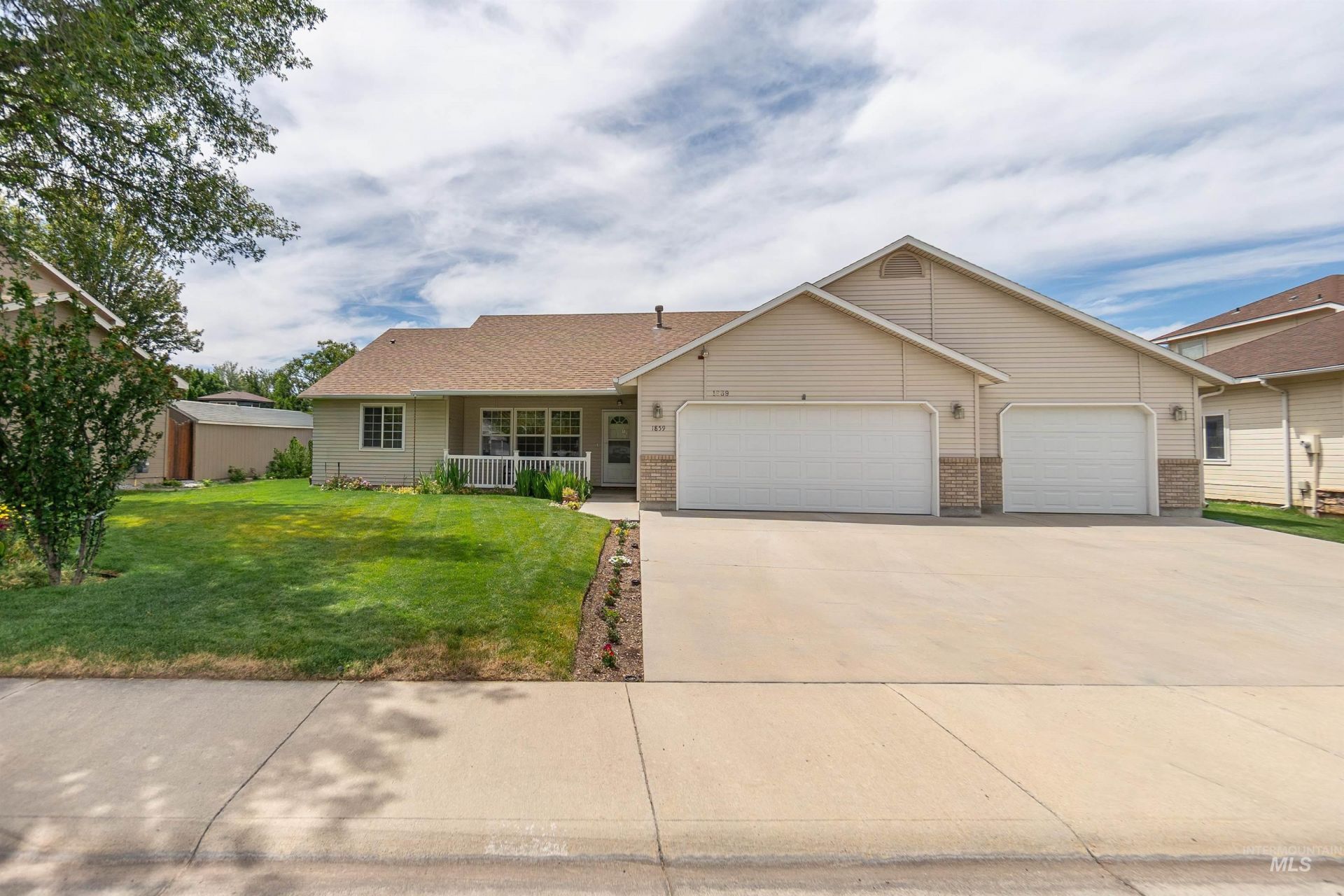 1859 S Labrador, Meridian, ID 83642 Main Photo