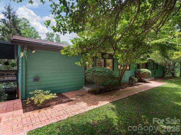 65 Cliff Drive , Laurel Park, NC 28739
