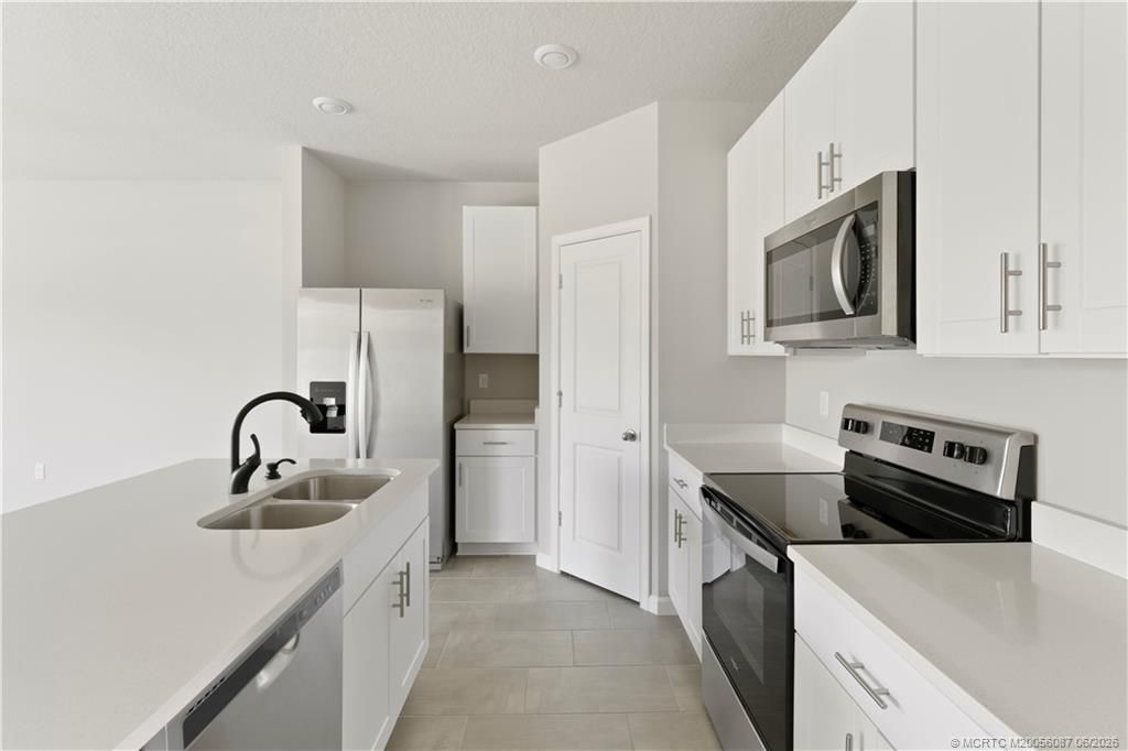325 SE Halifax Lane , Stuart, FL 34994 Photo