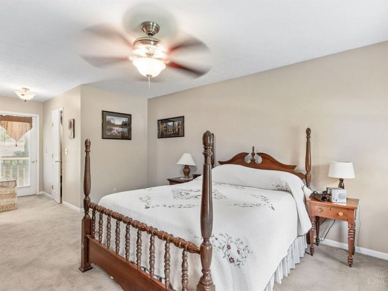 6400 Roth Ridge Drive, Loveland, OH 45140 Photo 22