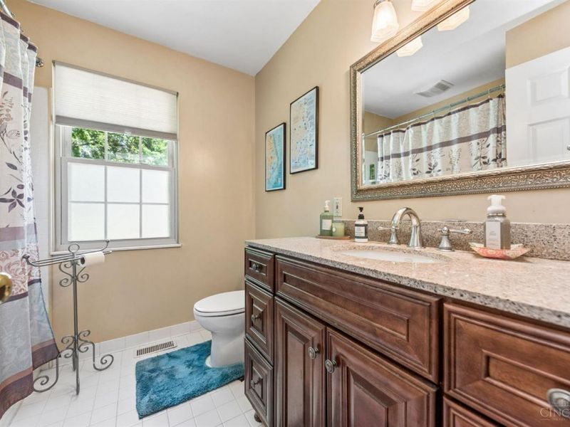 6400 Roth Ridge Drive, Loveland, OH 45140 Photo 26