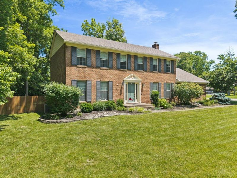 6400 Roth Ridge Drive, Loveland, OH 45140 Photo 3