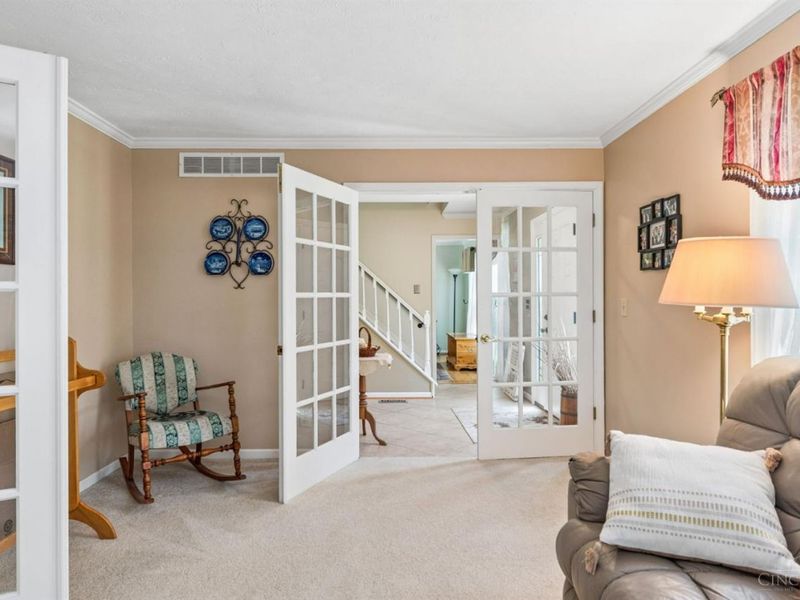 6400 Roth Ridge Drive, Loveland, OH 45140 Photo 5