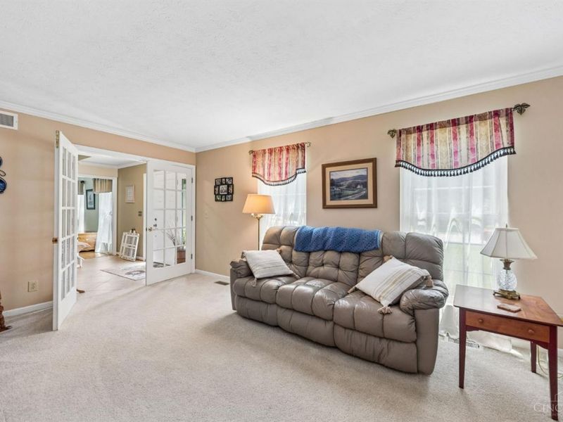 6400 Roth Ridge Drive, Loveland, OH 45140 Photo 6