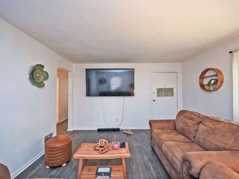 3143 Saffer Street, Cincinnati, OH 45211 Photo 5