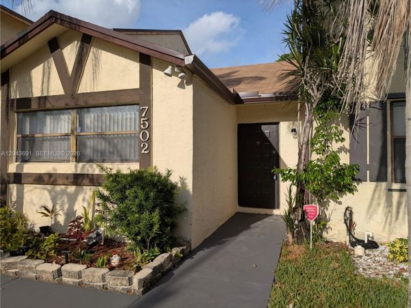 7502 NW 33rd St , Lauderhill, FL 33319