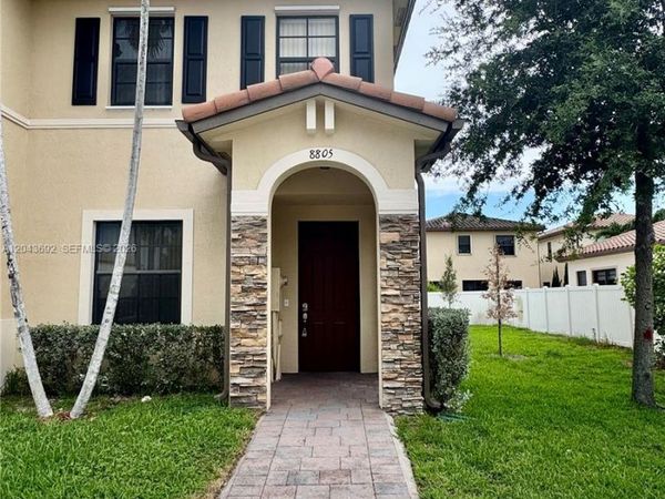 8805 W 35th Ave , Hialeah, FL 33018