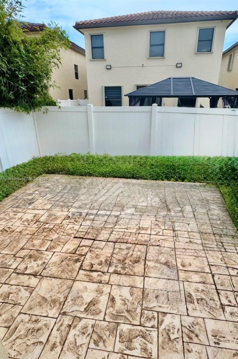 8805 W 35th Ave, Hialeah, FL 33018 Photo