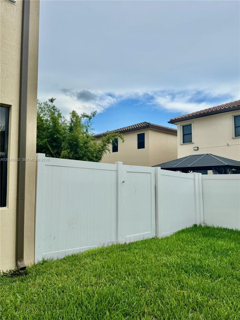 8805 W 35th Ave, Hialeah, FL 33018 Photo