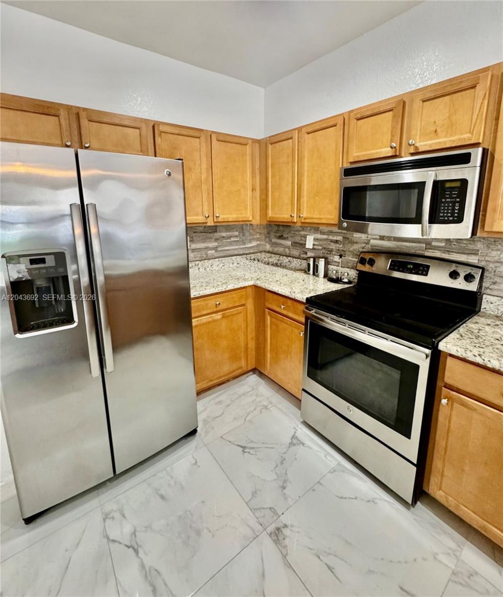 8805 W 35th Ave, Hialeah, FL 33018 Photo